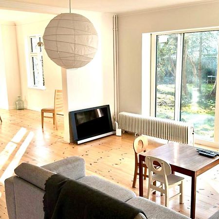 Villa Apartment Near Lousiana Humlebæk Extérieur photo